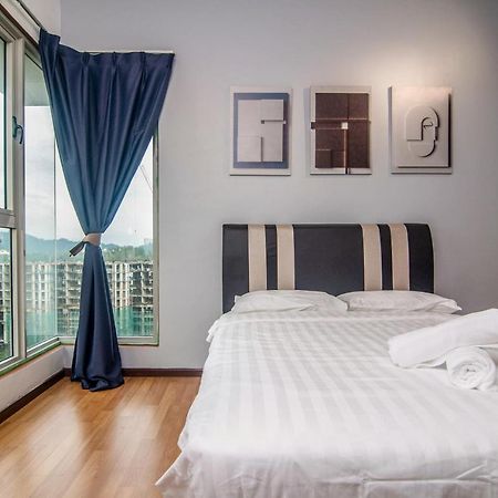 Flora Residence One South By Idealhub Seri Kembangan Extérieur photo