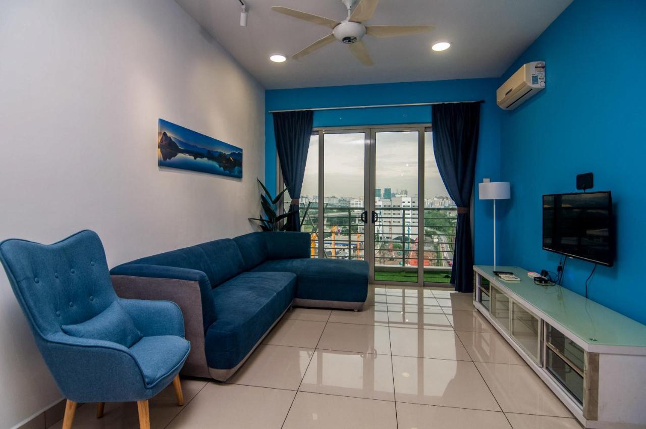 Flora Residence One South By Idealhub Seri Kembangan Extérieur photo