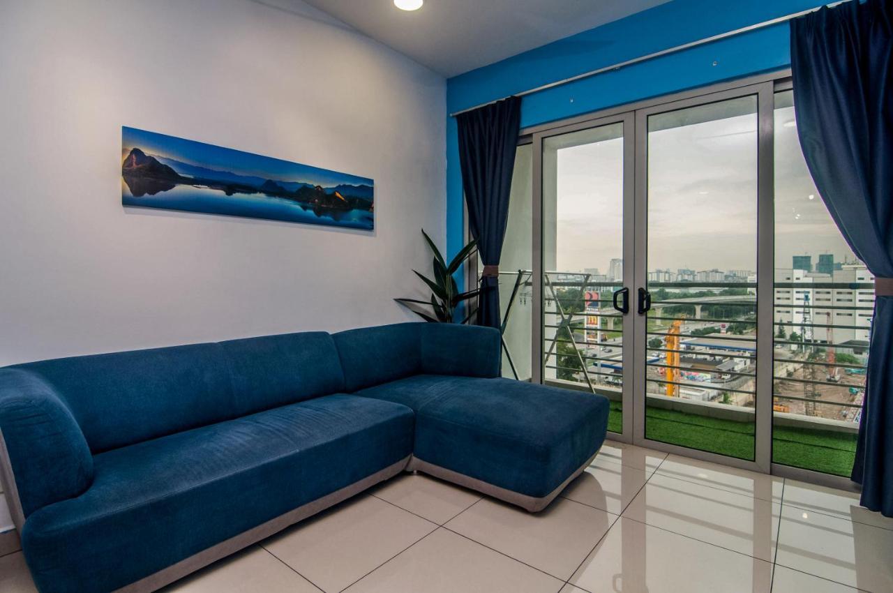Flora Residence One South By Idealhub Seri Kembangan Extérieur photo
